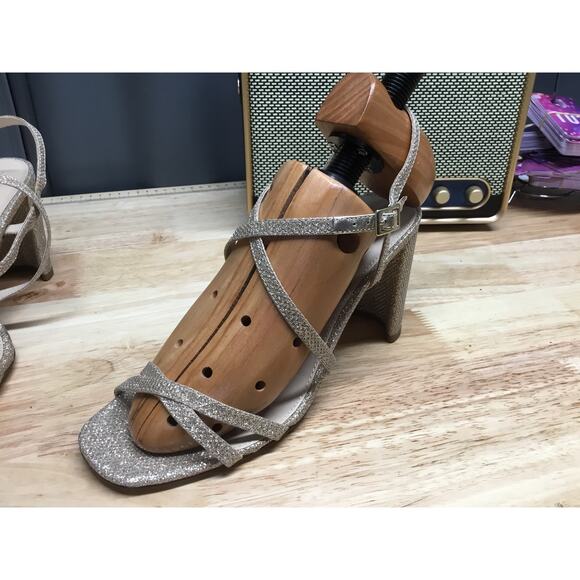 Pelle Moda Sandals Womens 7.5M Silver Glitter Open Toe Block Heel Buckle Closure - Picture 5 of 8